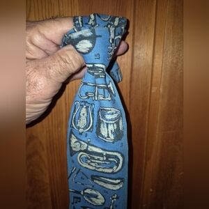VTG Rooster Musical Instrument Pattern Tie